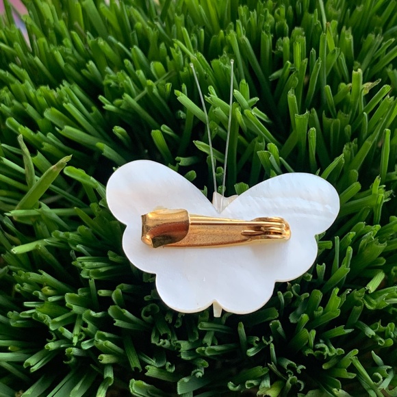 Vintage - Darling Treasure Mother of Pearl (MOP) Shell Butterfly Pin - Perfect - Picture 7 of 10